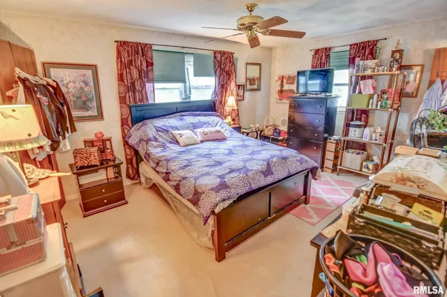 $179,900 | 1929 West Ravina Park Road, Decatur, IL 62526