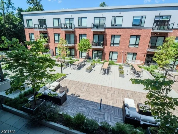 $2,600 | 173 Morris Street, Unit 213, Morristown, NJ 07960