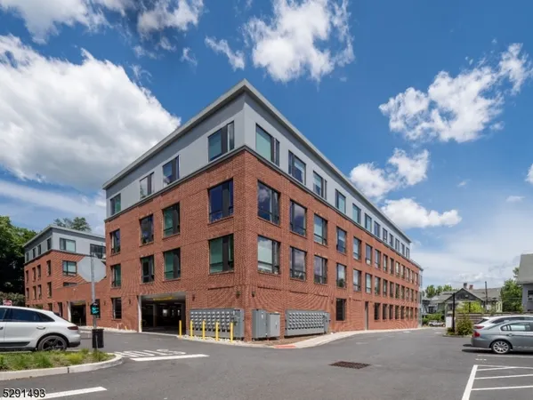 $2,600 | 173 Morris Street, Unit 213, Morristown, NJ 07960