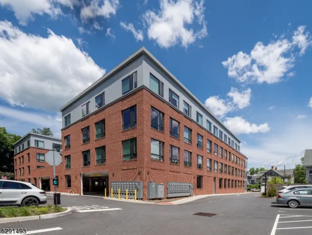 $2,600 | 173 Morris Street, Unit 323, Morristown, NJ 07960