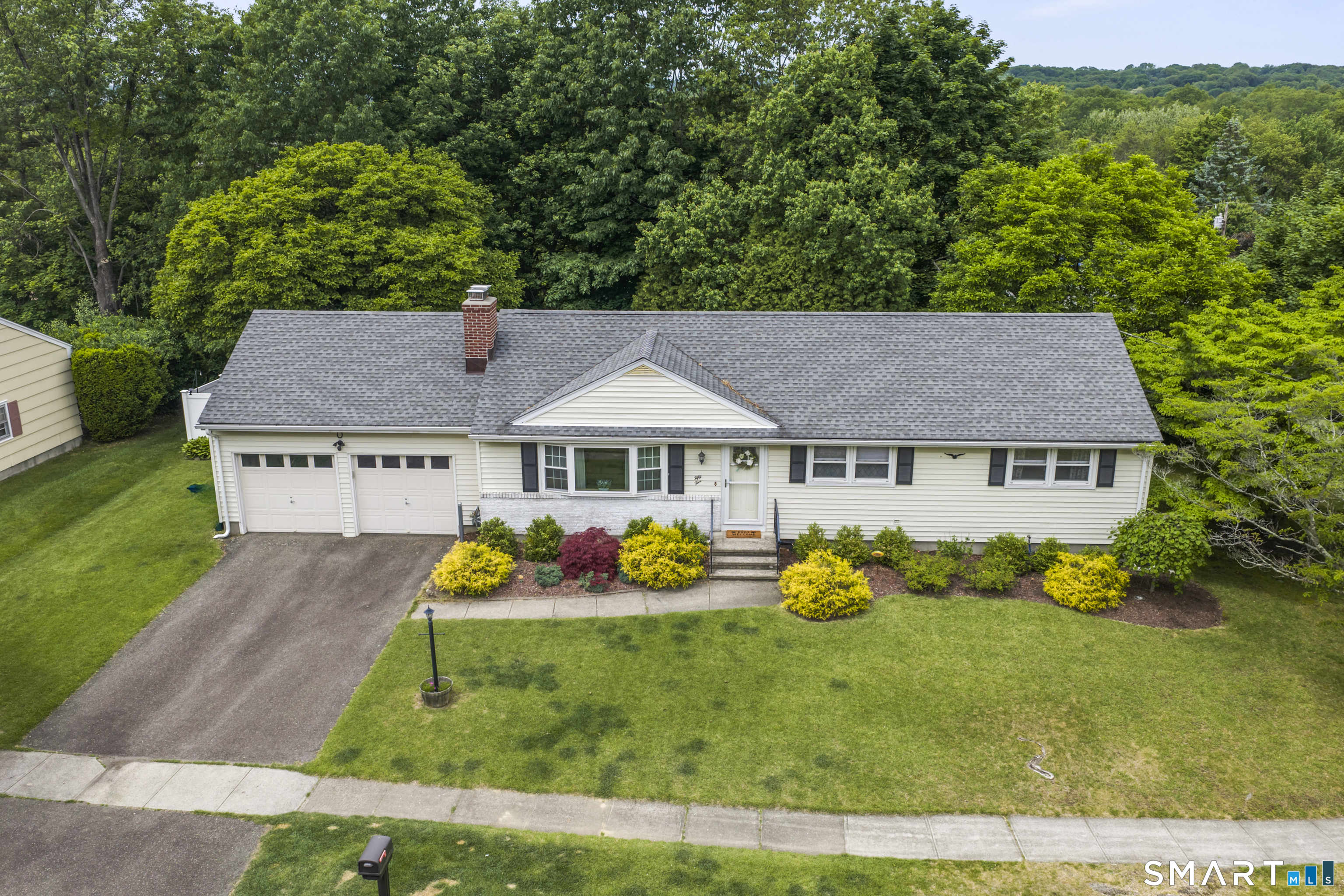 55 Ridgefield Drive Stratford, CT 06614 - Photo 2 of 33