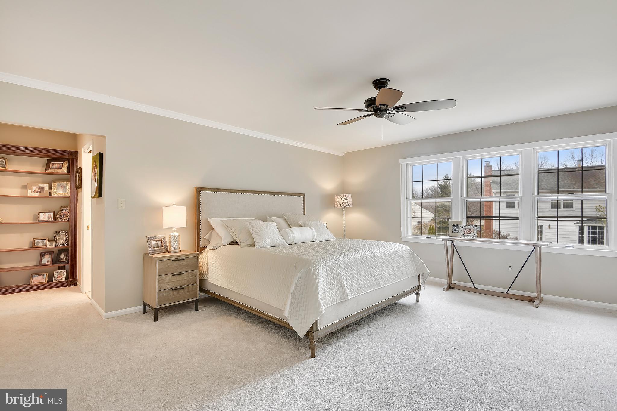 6 Thorburn Road Gaithersburg, MD 20878 - Photo 17 of 30 Huge Master Bedroom w/ Sitting Room