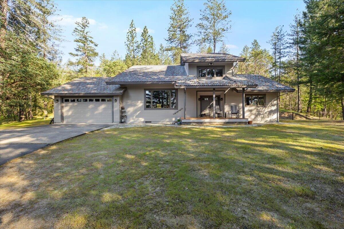2267 Old Military Road Central Point, OR 97502 - Photo 4 of 39