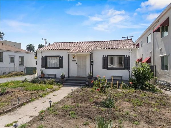 $1,075,000 | 1534 East Broadway, Glendale, CA 91205