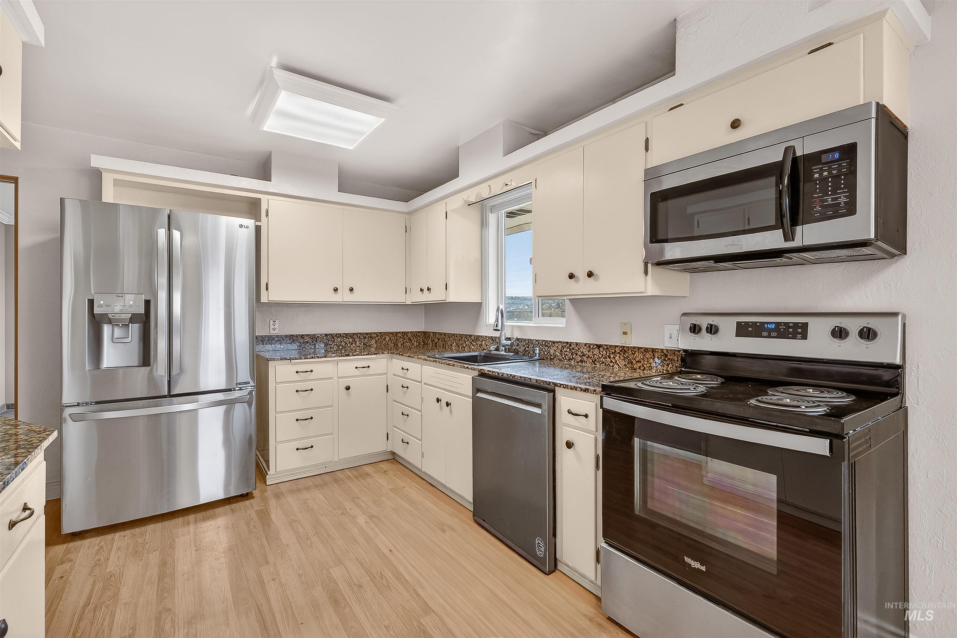 1615 Prospect Avenue Lewiston, ID 83501 - Photo 12 of 47