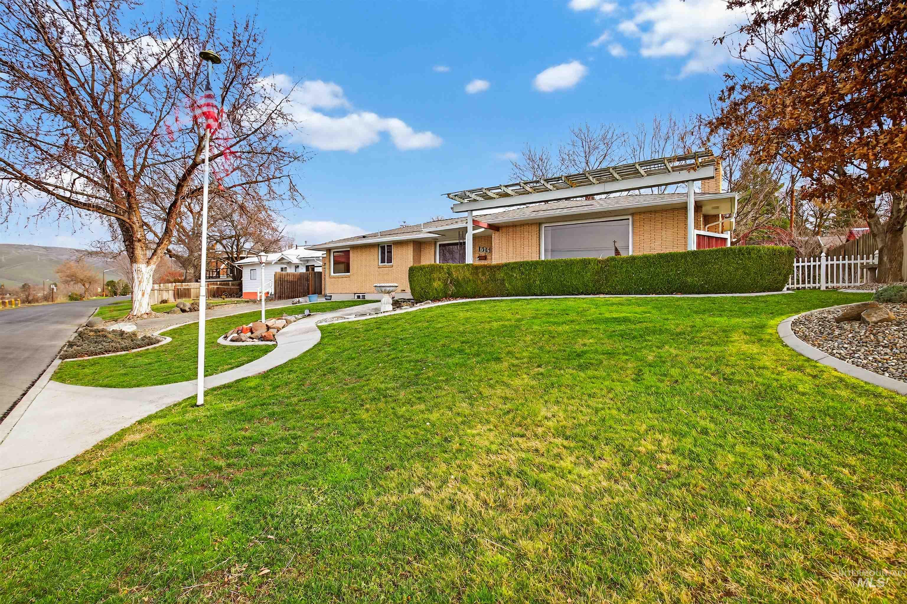 1615 Prospect Avenue Lewiston, ID 83501 - Photo 3 of 47