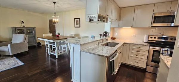 $1,800 | 36750 Highway 19, Unit 4102, Palm Harbor, FL 34684