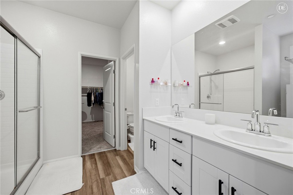 7220 Dimaggio Street Riverside, CA 92503 - Photo 22 of 53 Primary Bath