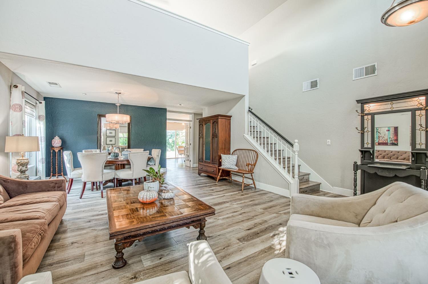 5855 East Platt Avenue Fresno, CA 93727 - Photo 20 of 57 a living room with furniture and wooden floor