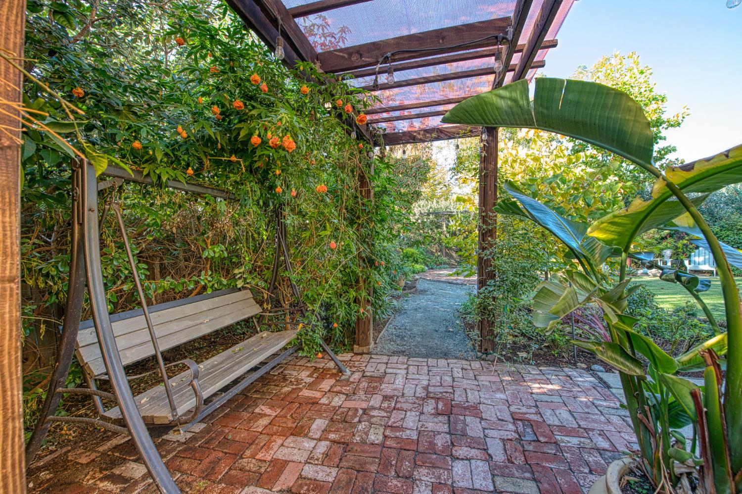 5855 East Platt Avenue Fresno, CA 93727 - Photo 6 of 57 a view of outdoor space