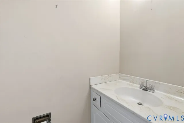 $585,000 | 3000 Vistapoint Road, Midlothian, VA 23113