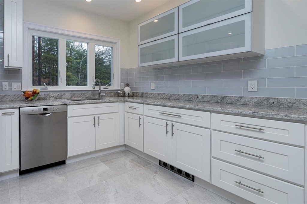 181 Claybrook Road Dover, MA 02030 - Photo 11 of 41 Gallery Image 11