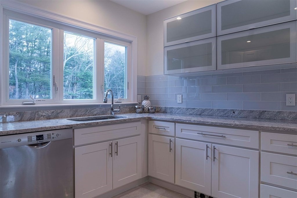 181 Claybrook Road Dover, MA 02030 - Photo 10 of 41 Gallery Image 10