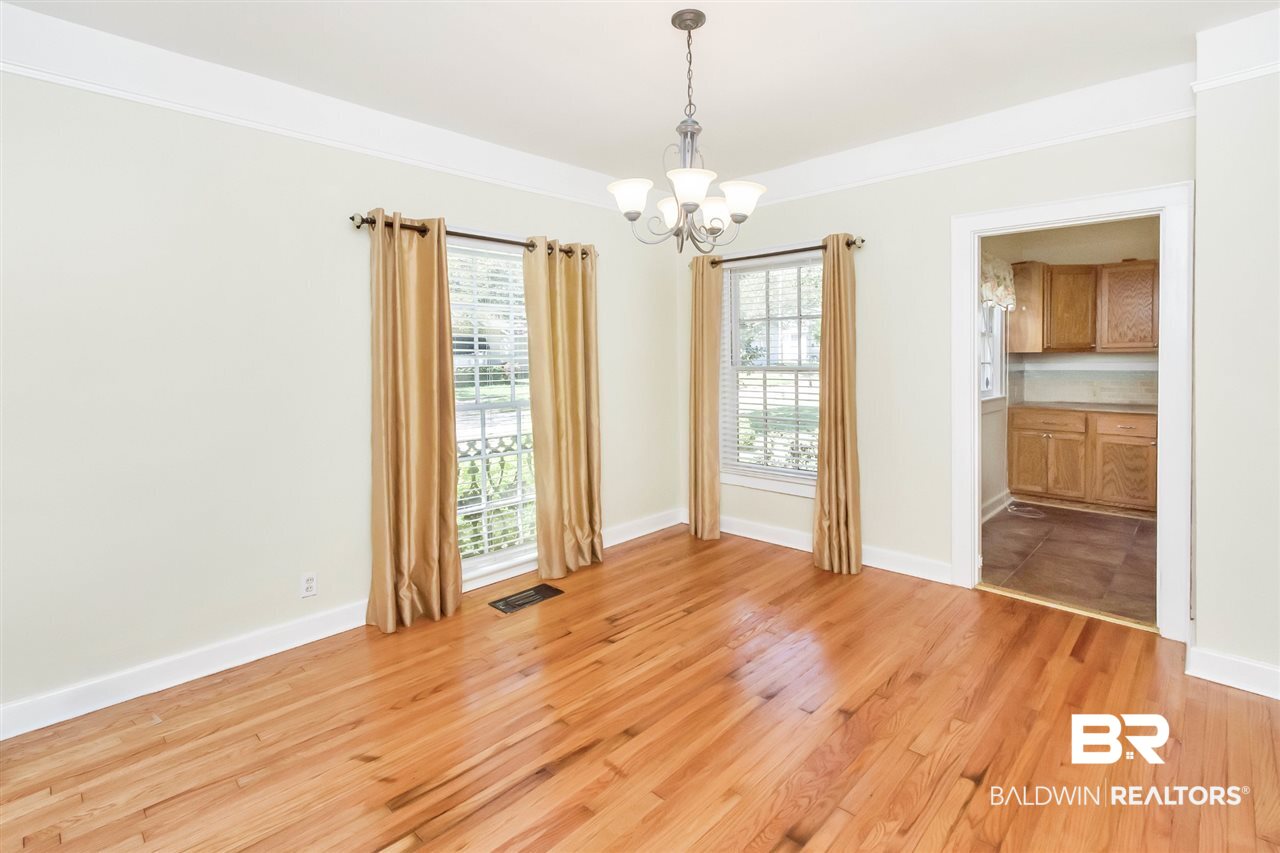 120 Margaret Street Mobile, AL 36607 - Photo 9 of 38