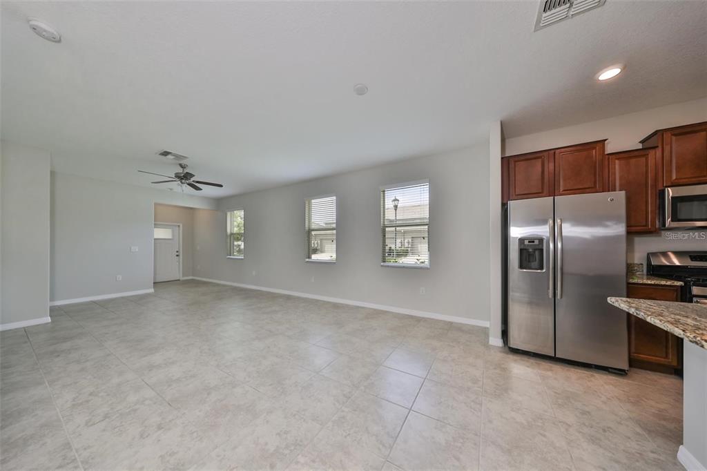6328 Lantern View Place Apollo Beach, FL 33572 - Photo 5 of 43