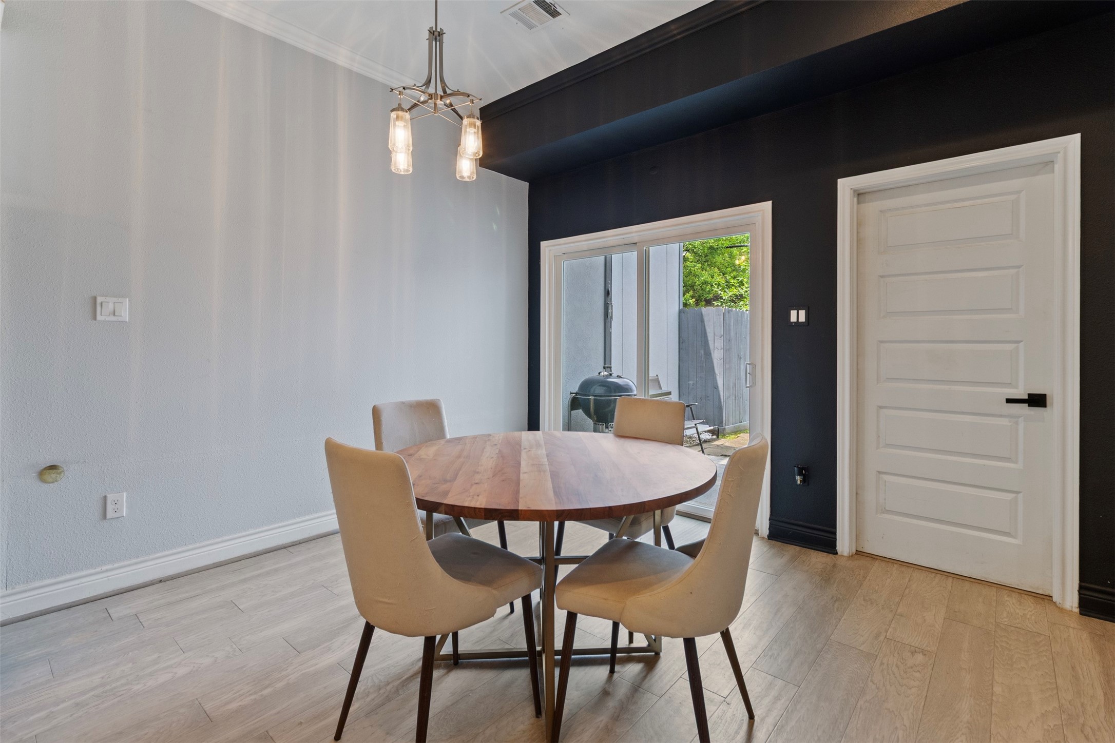 6706 Lozier Street Houston, TX 77021 - Photo 21 of 32 a view of a dining room with furniture and window