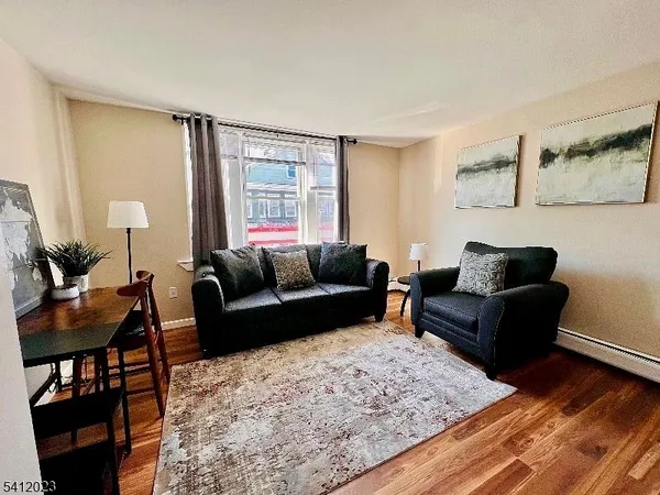 $1,850 | 138 Park Avenue, Unit 3, East Rutherford, NJ 07073