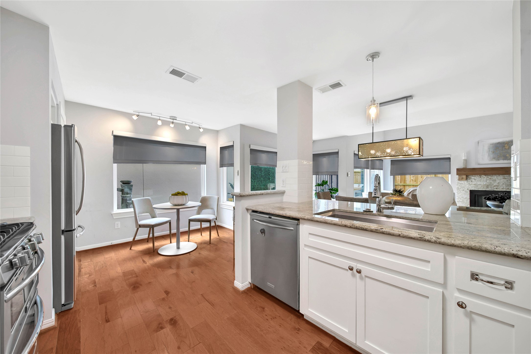 1937 Norfolk Street Houston, TX 77098 - Photo 11 of 41