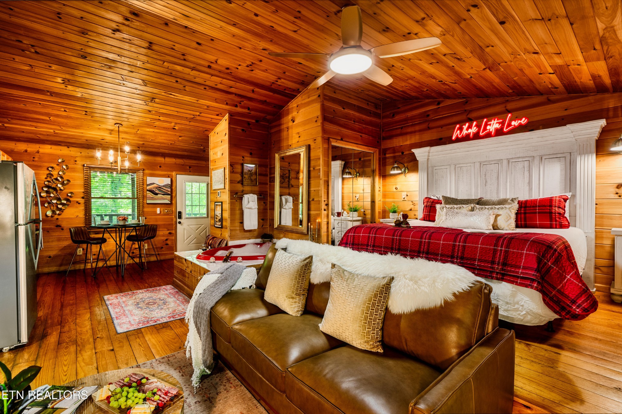1044 Little Cove Road Sevierville, TN 37863 - Photo 15 of 31 Gallery Image 15