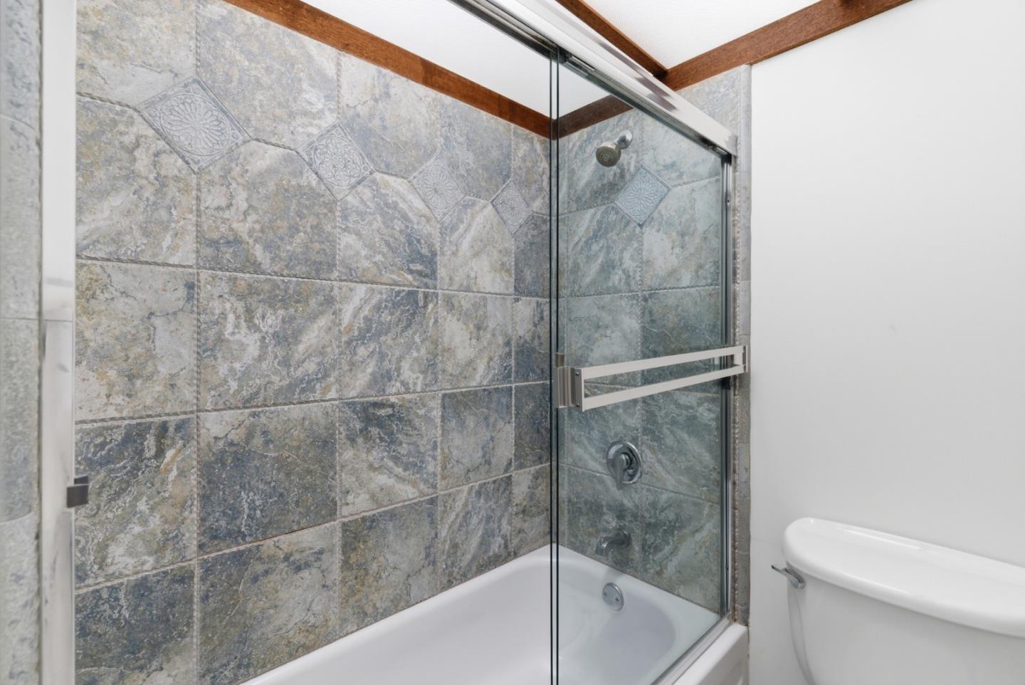 500 West Middlefield Road, Unit 41 Mountain View, CA 94043 - Photo 13 of 37