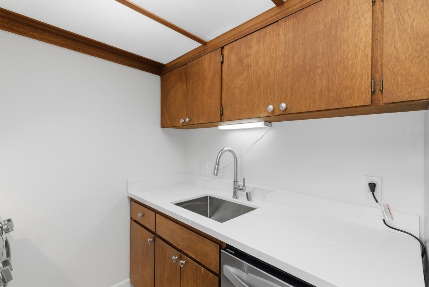 500 West Middlefield Road, Unit 41 Mountain View, CA 94043 - Photo 6 of 37