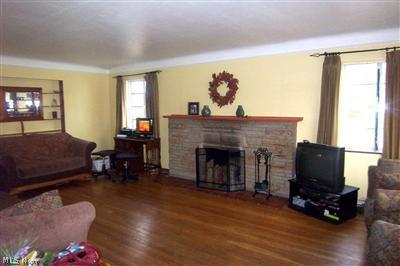 5502 West Pleasant Valley Road Cleveland, OH 44129 - Photo 2 of 14 Gallery Image 2
