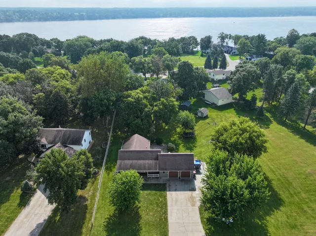 $430,000 | 901 Geneva Drive, Alexandria, MN 56308