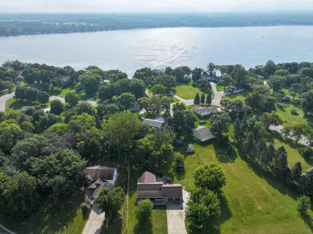 $430,000 | 901 Geneva Drive, Alexandria, MN 56308