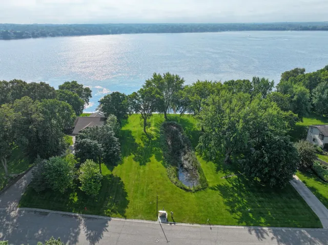 $430,000 | 901 Geneva Drive, Alexandria, MN 56308