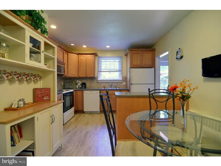 215 Arden Road Broomall, PA 19008 - Photo 9 of 24 Kitchen