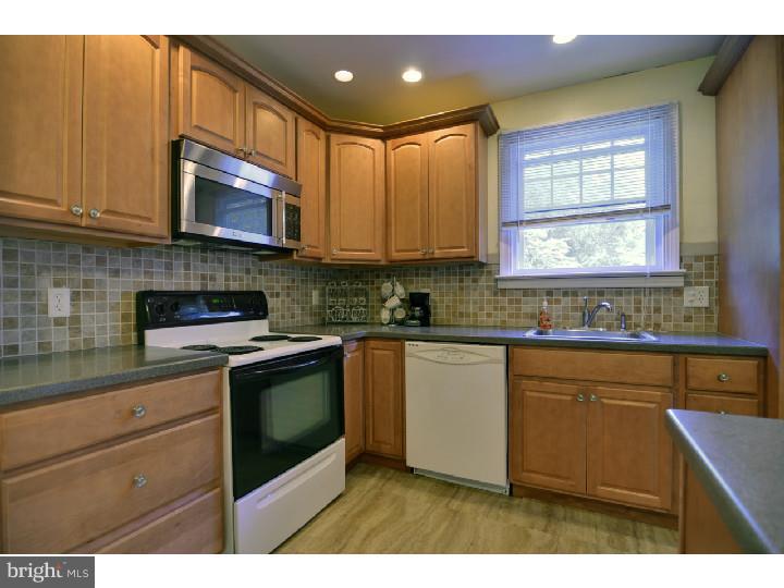 215 Arden Road Broomall, PA 19008 - Photo 10 of 24 Kitchen