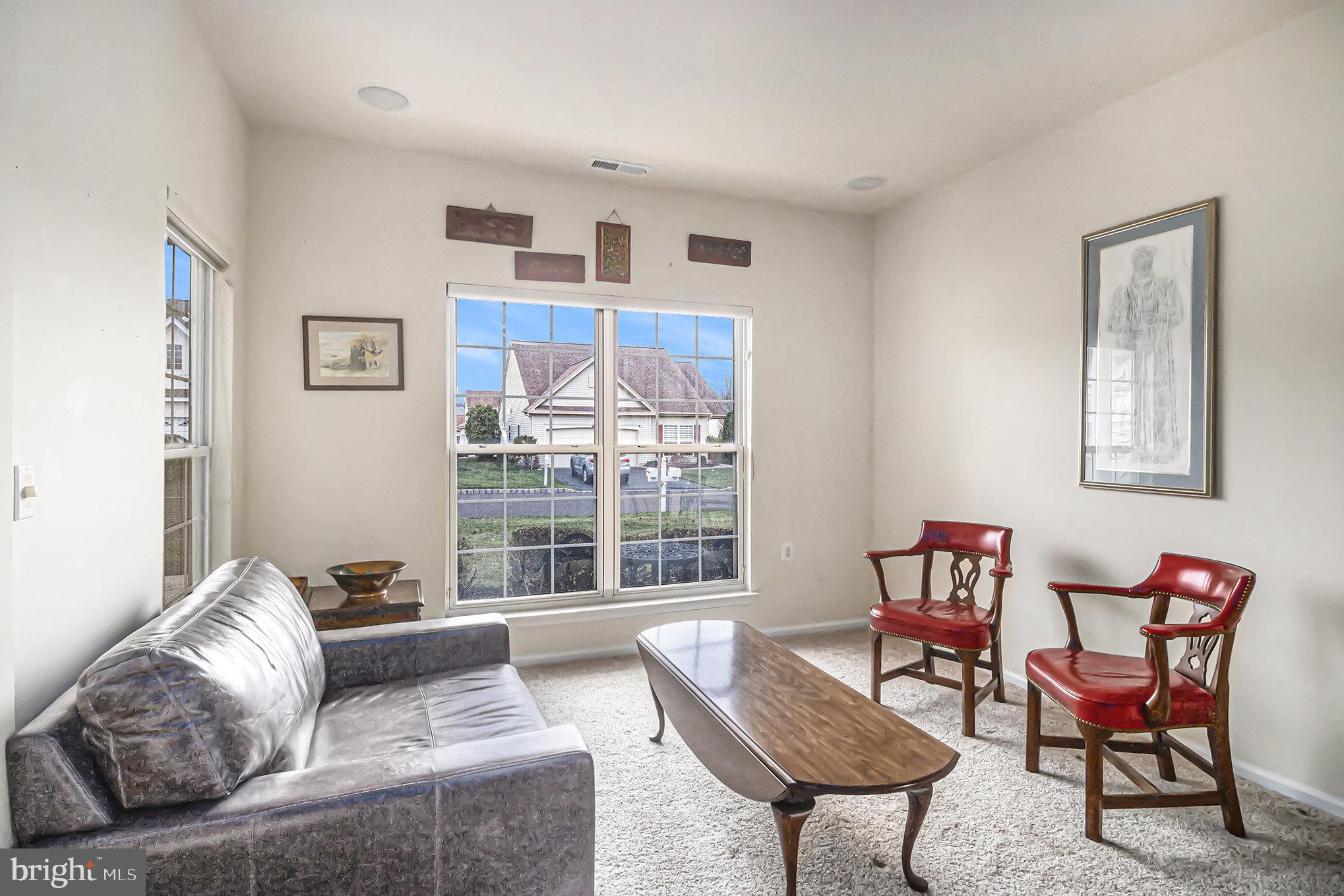 204 Neighbors Way Warrington, PA 18976 - Photo 4 of 30