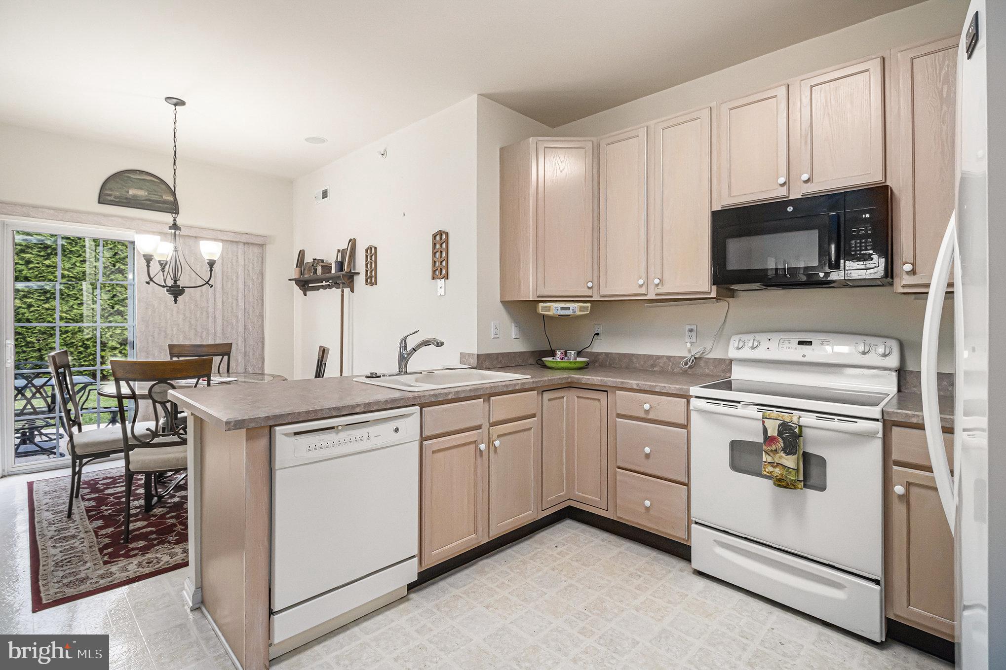 204 Neighbors Way Warrington, PA 18976 - Photo 10 of 30