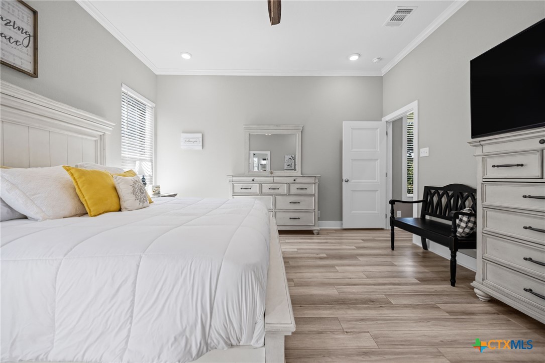 28099 Fm 2670 Killeen, TX 76549 - Photo 17 of 48 a bedroom with a bed and flat screen tv