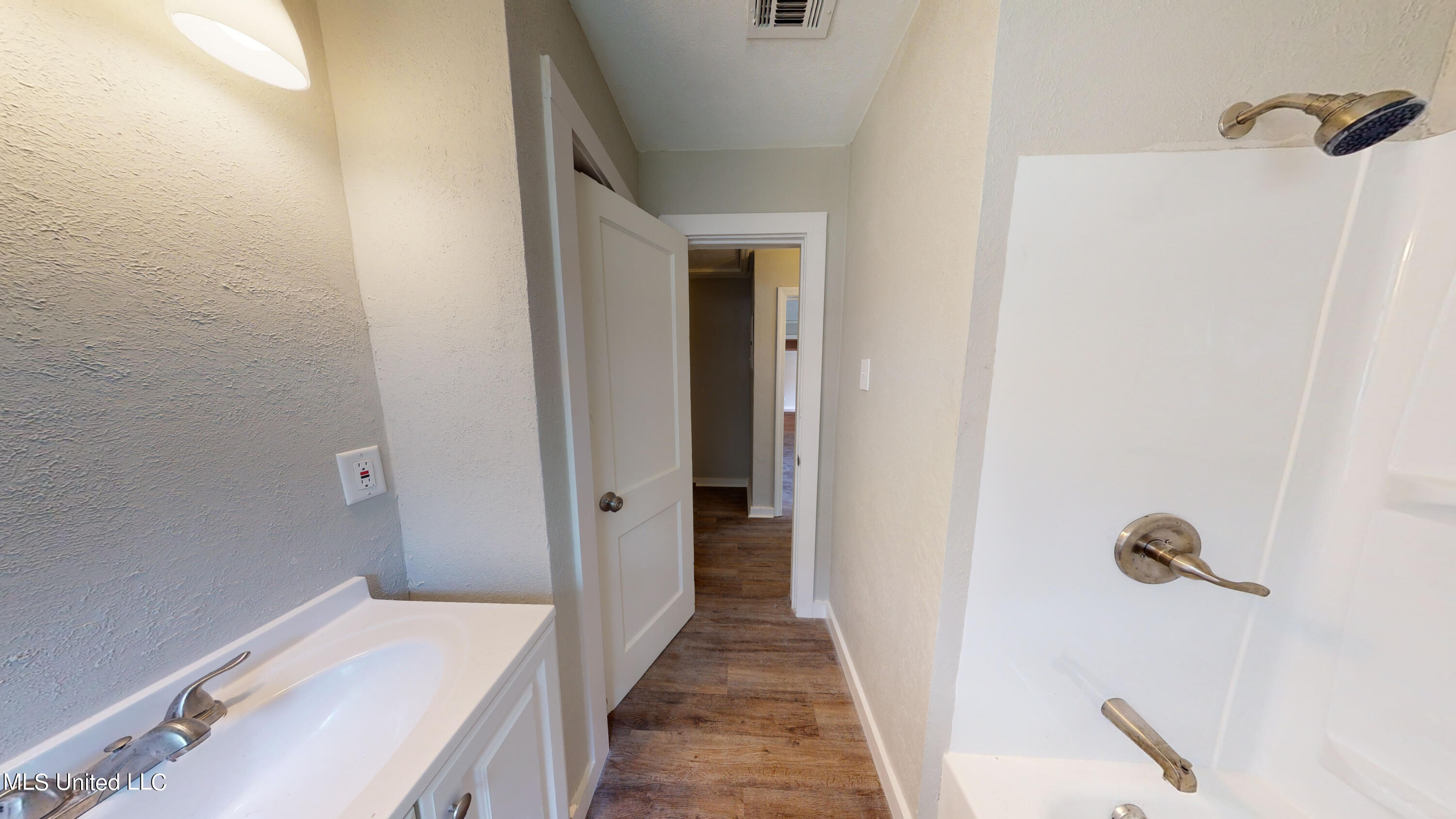 710 Avalon Road Jackson, MS 39206 - Photo 11 of 12 710-Avalon-Rd-07302020_155818