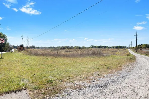 $150,000 | 890 Pierce Road, Chelsea, MI 48118