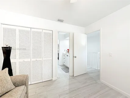 a view of livingroom with furniture