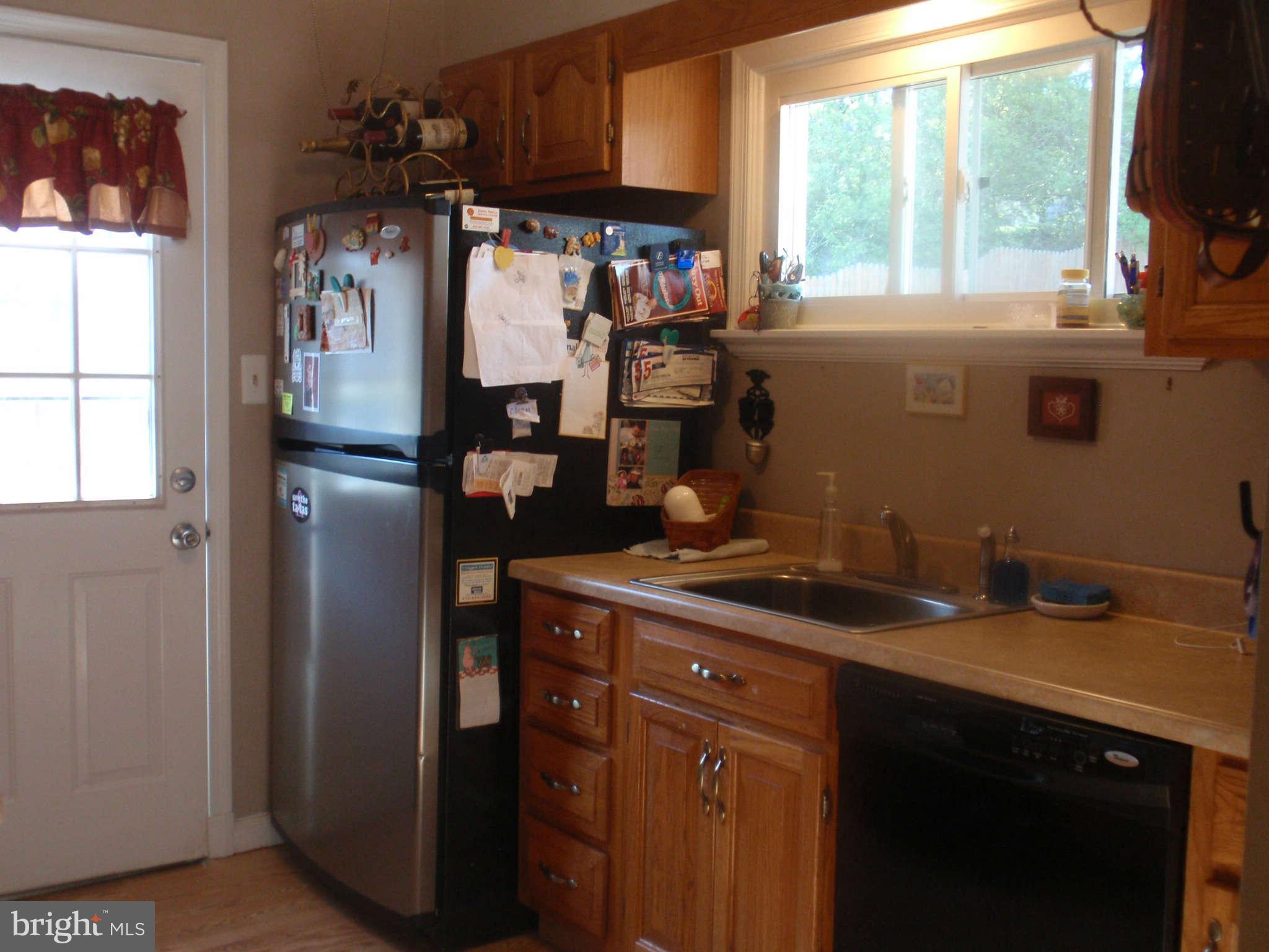 2458 Ellis Road Baltimore, MD 21234 - Photo 4 of 12 Kitchen