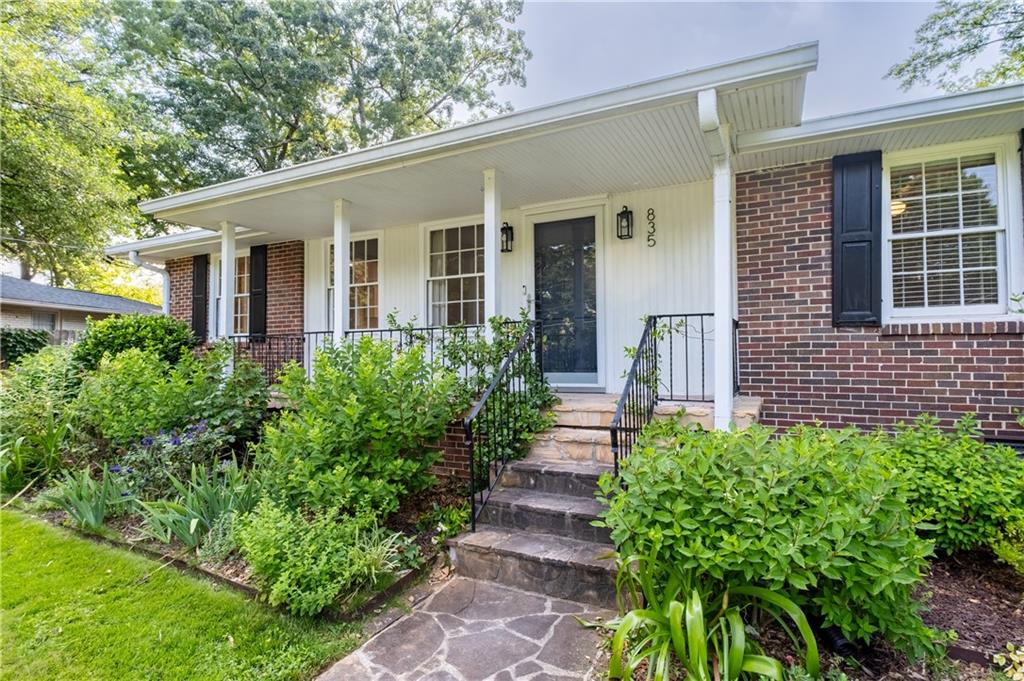 835 Alberson Court Decatur, GA 30033 - Photo 7 of 51