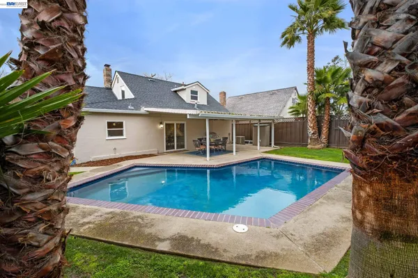 $824,950 | 1234 North P Street, Livermore, CA 94551