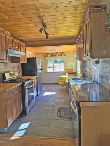 $2,950,000 | 4620 Casitas Pass Road, Ventura, CA 93001