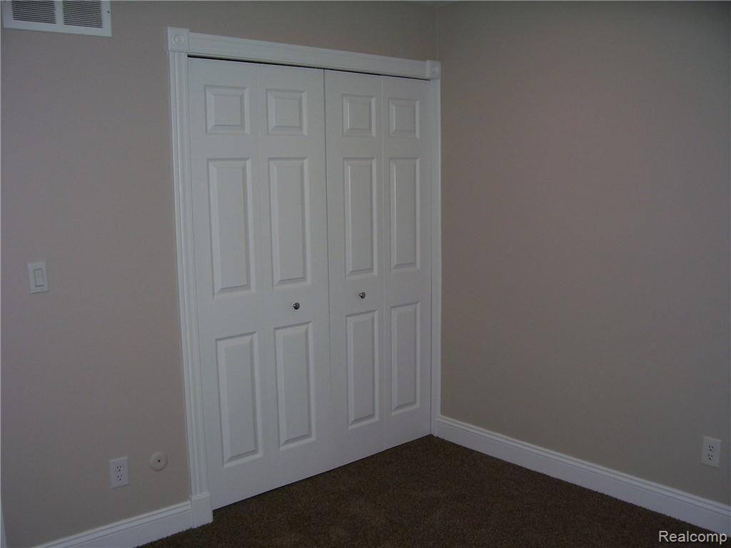 29582 Hoover Road Warren, MI 48093 - Photo 15 of 16