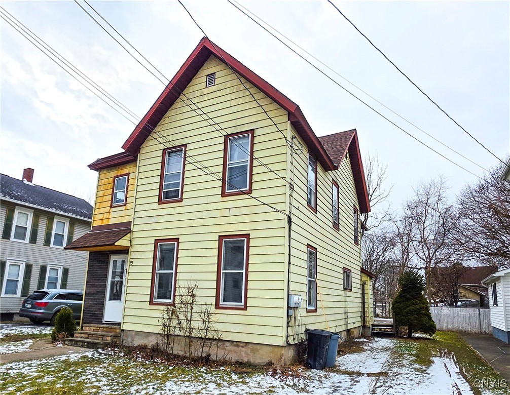 15 Pleasant Street Auburn, NY 13021 - Photo 2 of 46