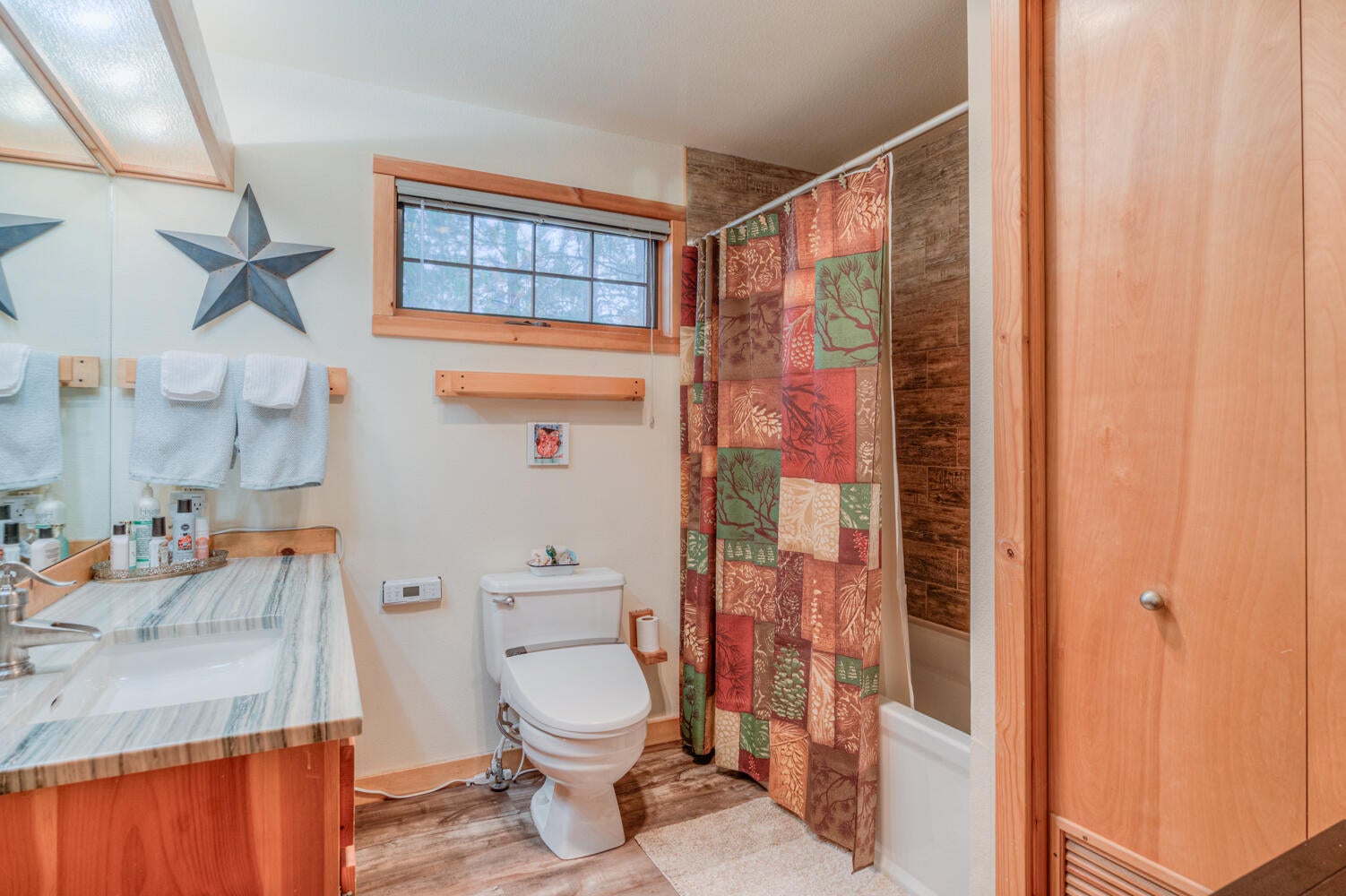57531 Circle 4 Cabin Road Sunriver, OR 97707 - Photo 22 of 30 57531 Circle Four Cabin Rd. - 24