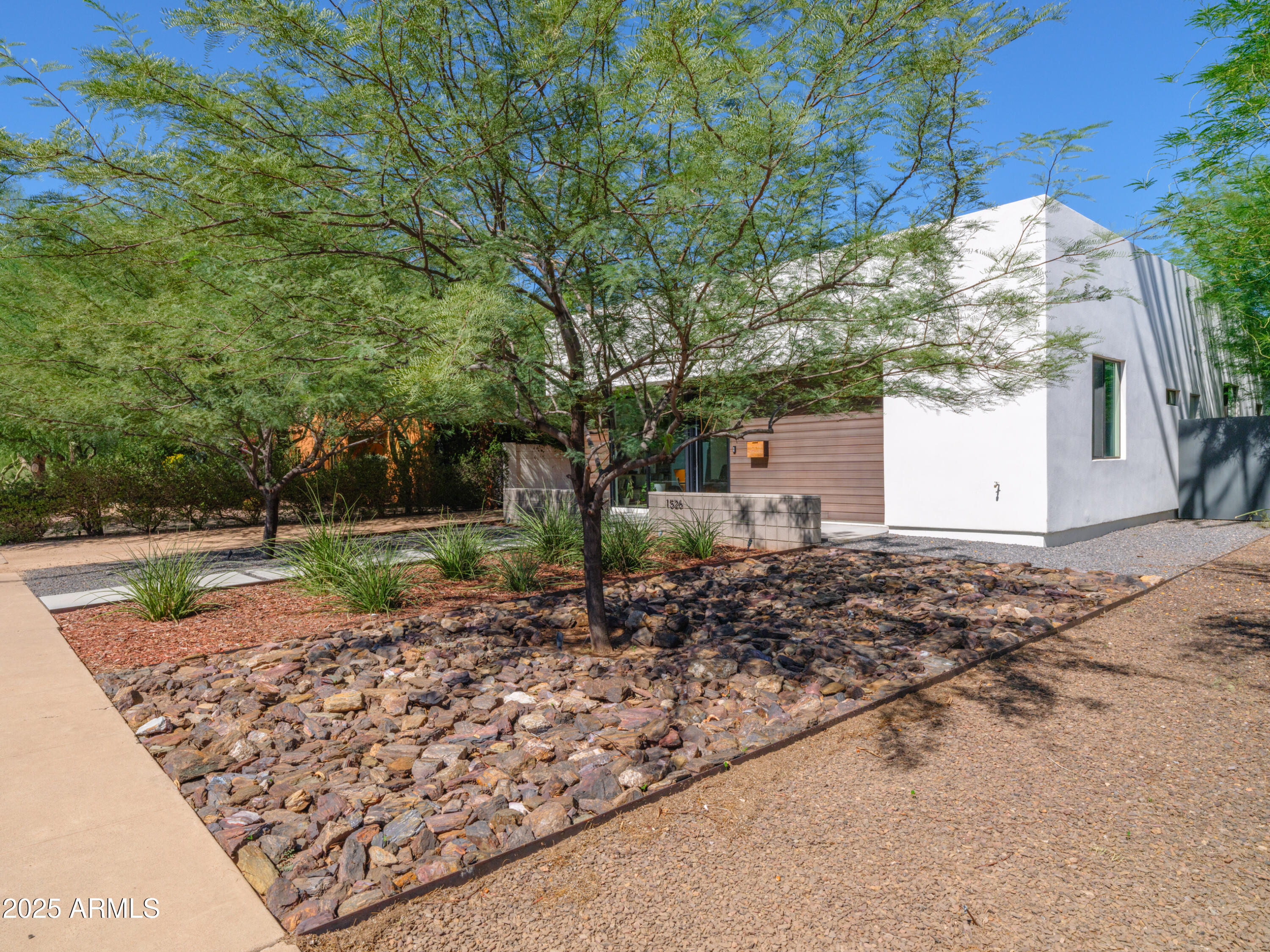 1526 East Coronado Road Phoenix, AZ 85006 - Photo 37 of 39 a backyard of a house with lots of green space