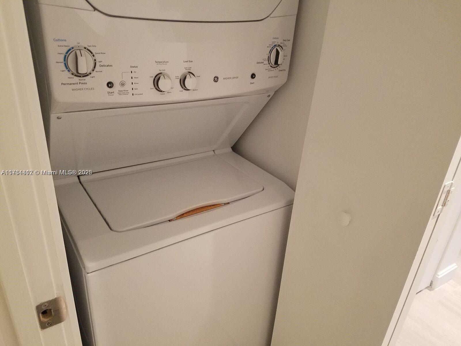 55 Southwest 9th Street, Unit 1107 Miami, FL 33130 - Photo 12 of 16