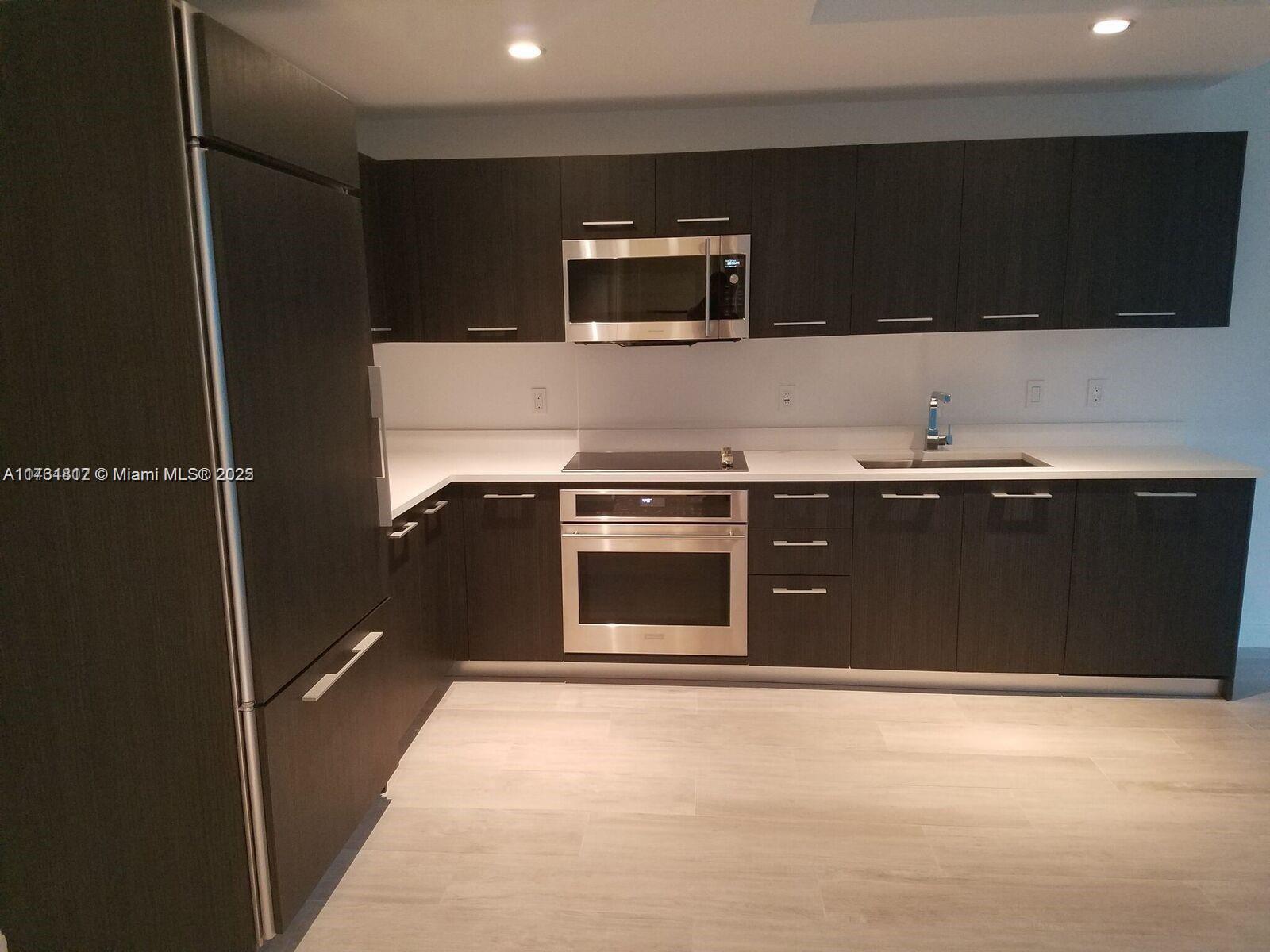 55 Southwest 9th Street, Unit 1107 Miami, FL 33130 - Photo 4 of 16