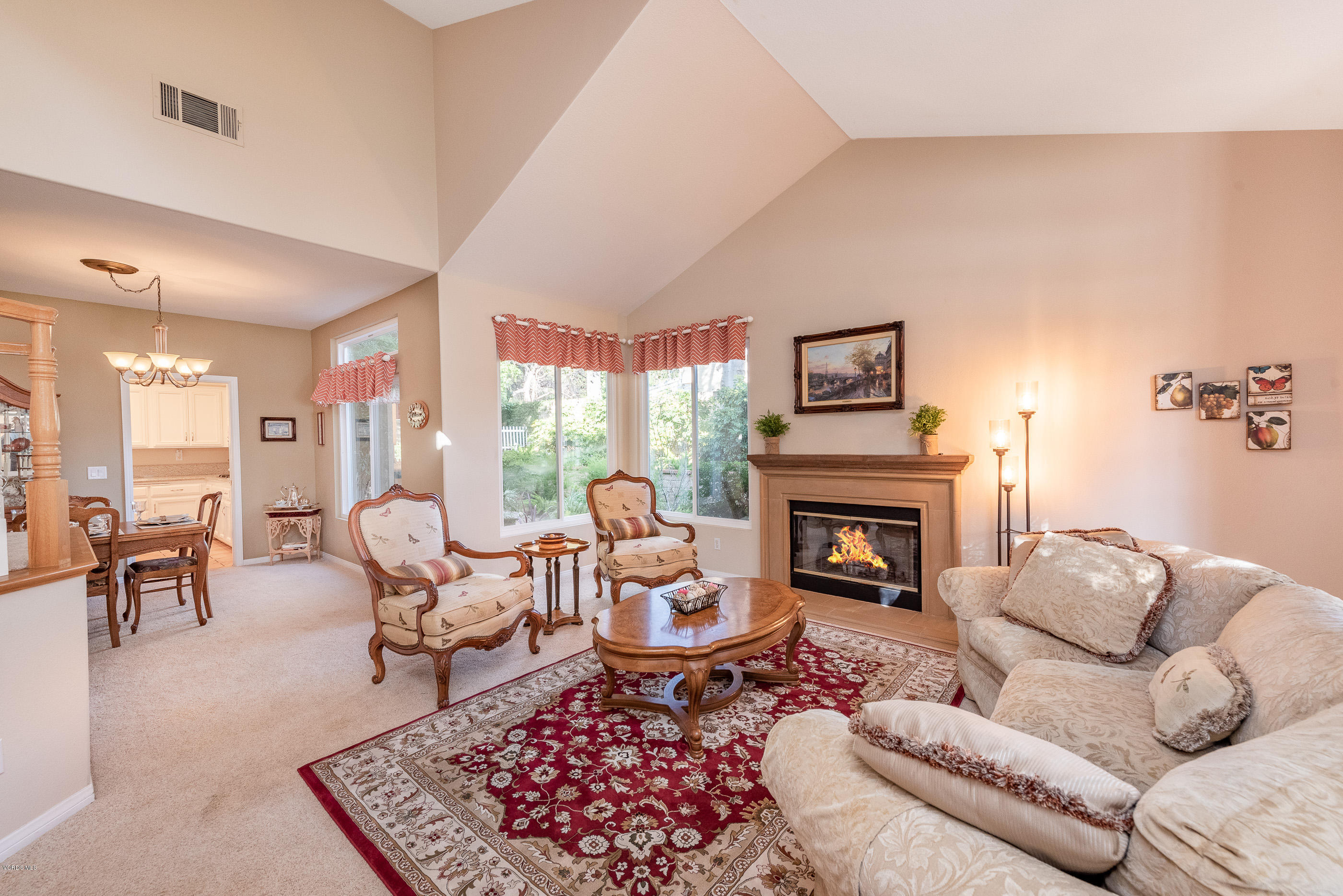160 Valley Gate Road Simi Valley, CA 93065 - Photo 14 of 71 160 Valley Gate Rd Simi Valley 2-14