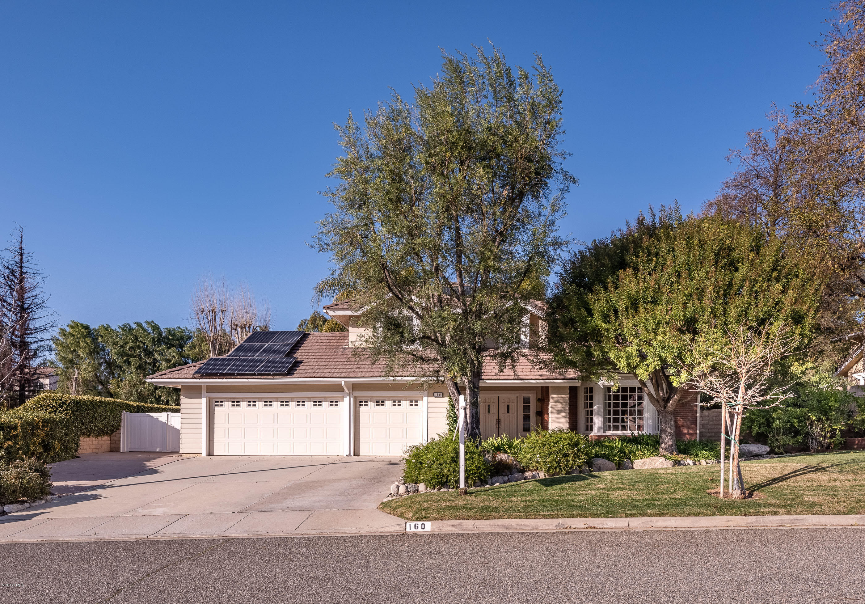 160 Valley Gate Road Simi Valley, CA 93065 - Photo 3 of 71 160 Valley Gate Rd Simi Valley 2-2