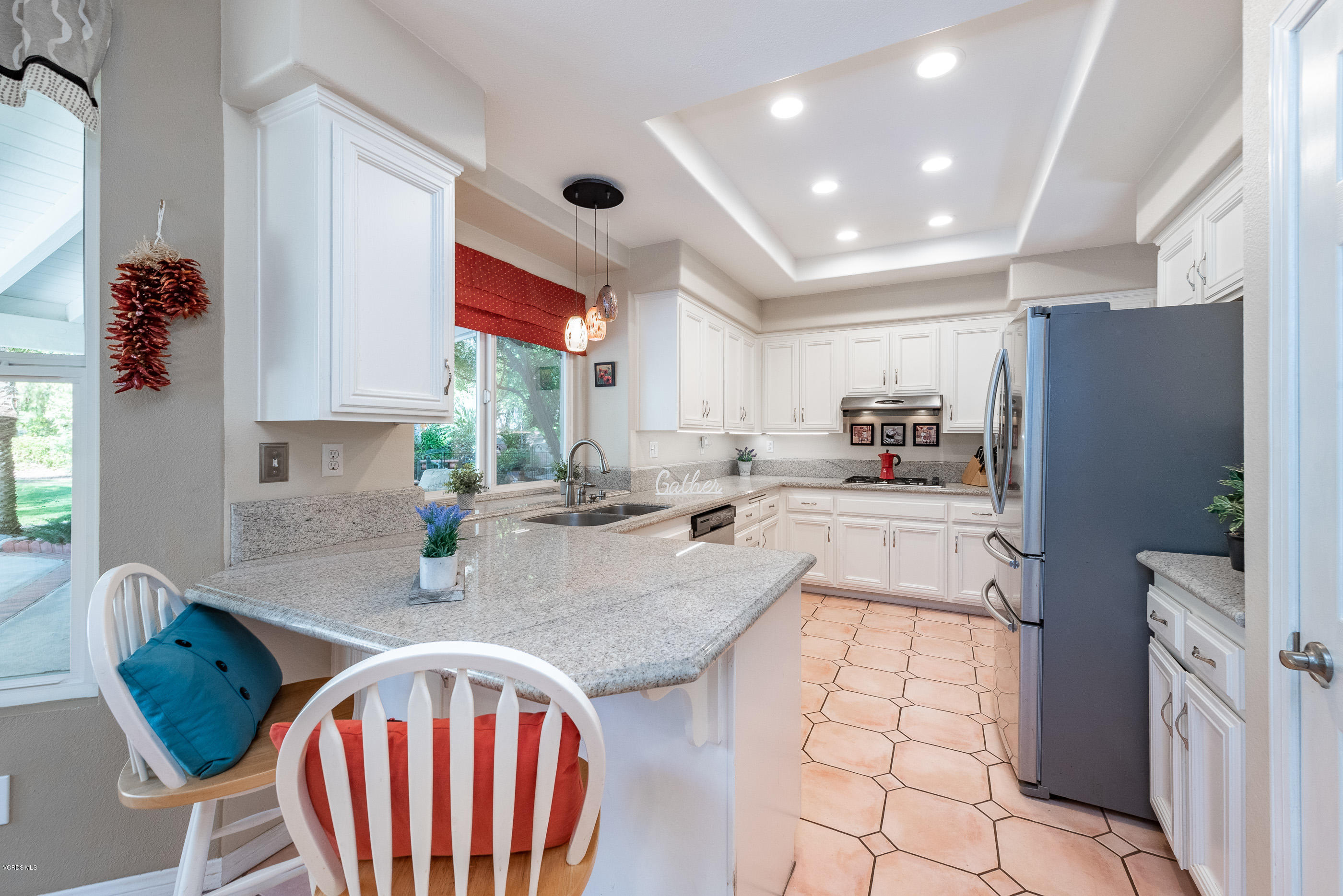 160 Valley Gate Road Simi Valley, CA 93065 - Photo 22 of 71 160 Valley Gate Rd Simi Valley 2-22